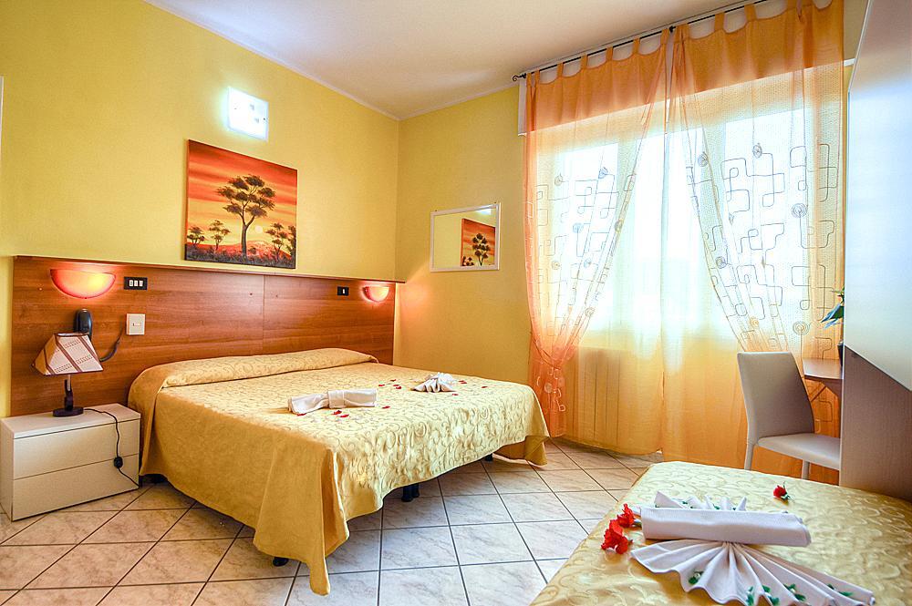 Hotel Claudia 로아노 외부 사진