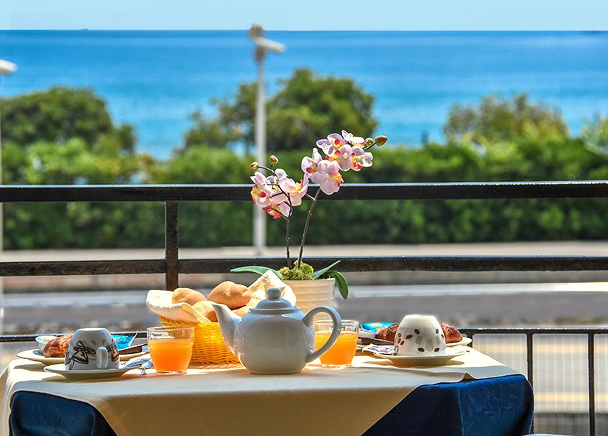 Hotel Claudia 로아노 외부 사진